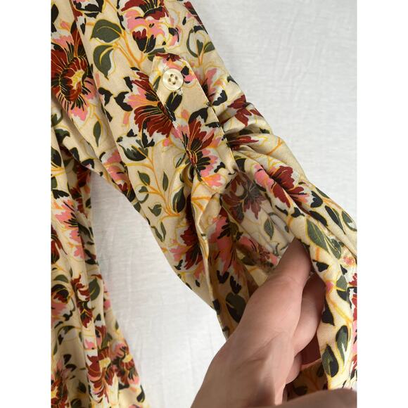 Torrid floral 3/4 length sleeve V-neck flowy blouse, size 1 EUC - Picture 6 of 10